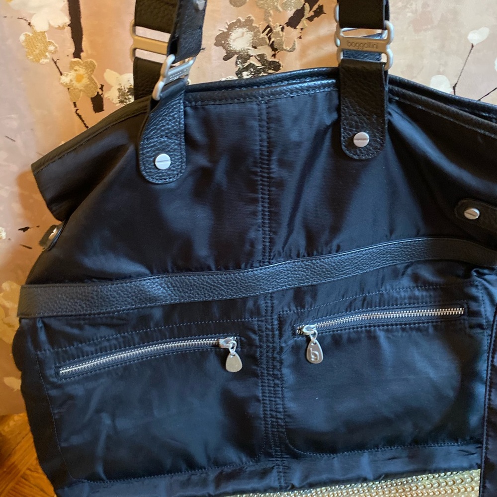Baggallini Nylon Multiple compartment Tote